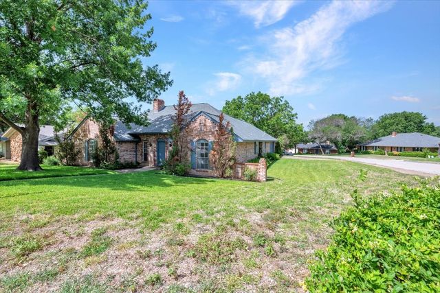 306 Swan Ridge Place, Duncanville, TX 75137