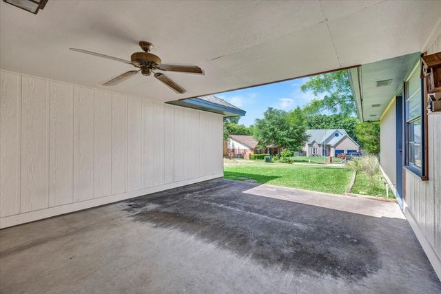 306 Swan Ridge Place, Duncanville, TX 75137