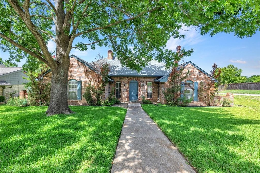 306 Swan Ridge Place, Duncanville, TX 75137