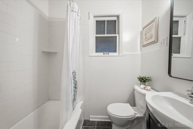 609 S 5th Avenue, St. Charles, IL 60174