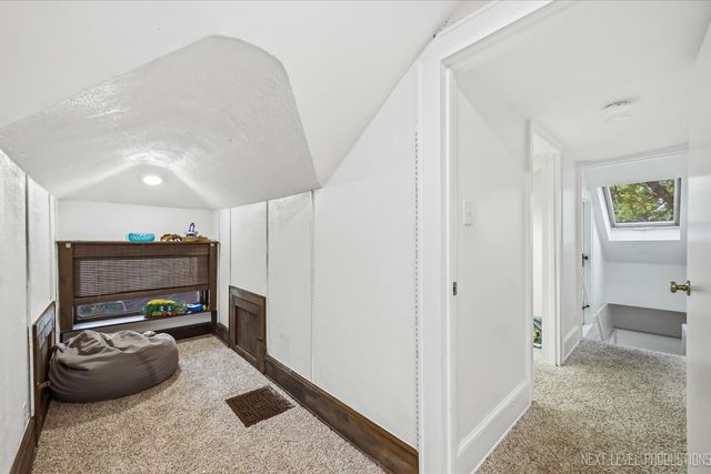 609 S 5th Avenue, St. Charles, IL 60174