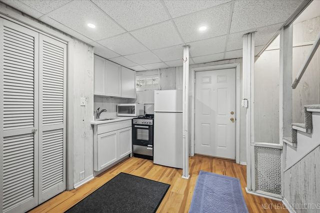 609 S 5th Avenue, St. Charles, IL 60174