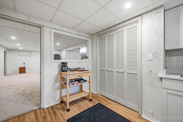 609 S 5th Avenue, St. Charles, IL 60174