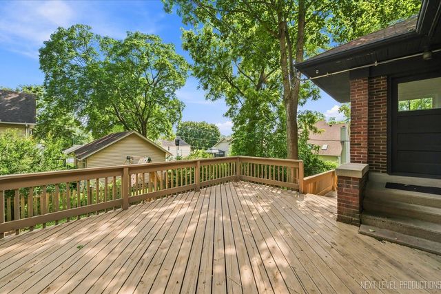 609 S 5th Avenue, St. Charles, IL 60174