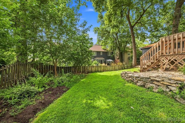 609 S 5th Avenue, St. Charles, IL 60174