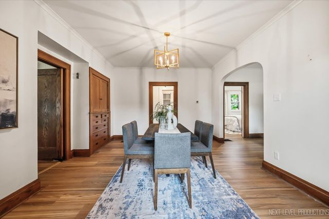 609 S 5th Avenue, St. Charles, IL 60174