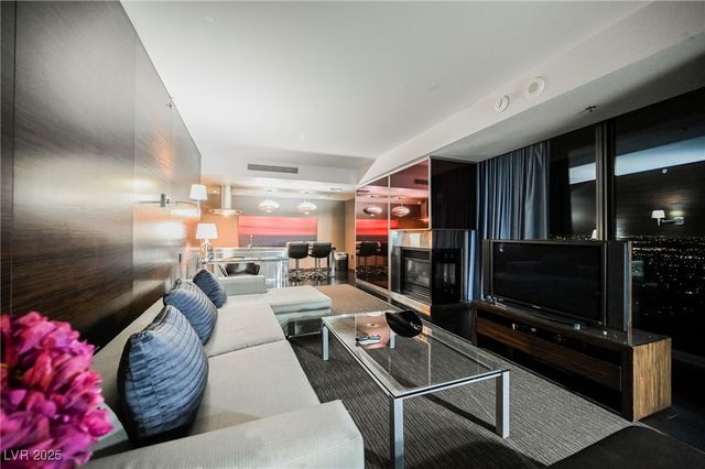 4381 FLAMINGO Road 2201, Las Vegas, NV 89103