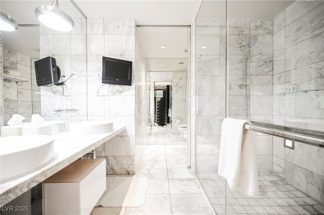 4381 FLAMINGO Road 2201, Las Vegas, NV 89103