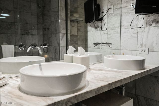 4381 FLAMINGO Road 2201, Las Vegas, NV 89103