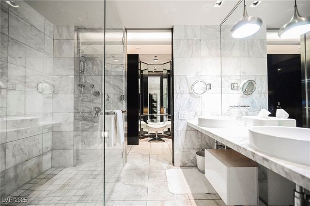 4381 FLAMINGO Road 2201, Las Vegas, NV 89103