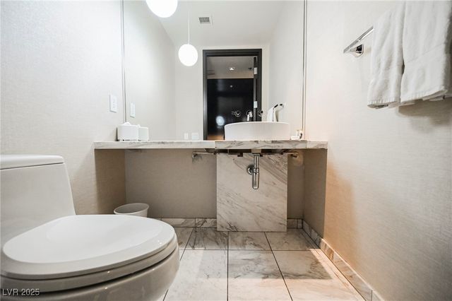 4381 FLAMINGO Road 2201, Las Vegas, NV 89103