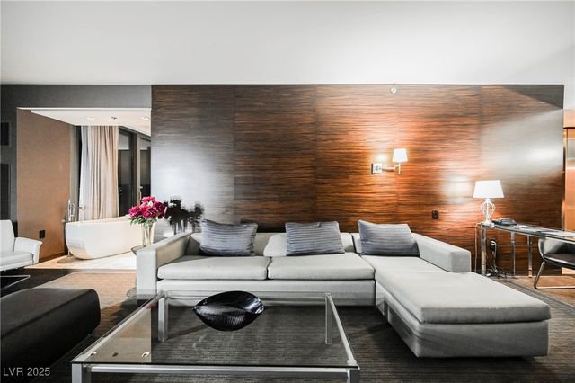 4381 FLAMINGO Road 2201, Las Vegas, NV 89103