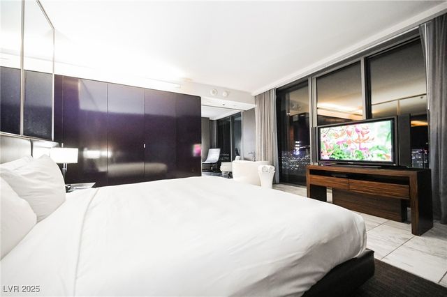 4381 FLAMINGO Road 2201, Las Vegas, NV 89103