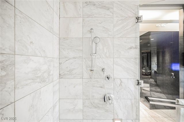 4381 FLAMINGO Road 2201, Las Vegas, NV 89103