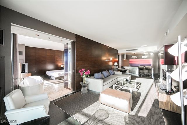 4381 FLAMINGO Road 2201, Las Vegas, NV 89103