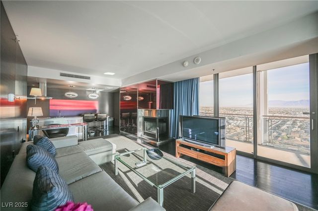 4381 FLAMINGO Road 2201, Las Vegas, NV 89103