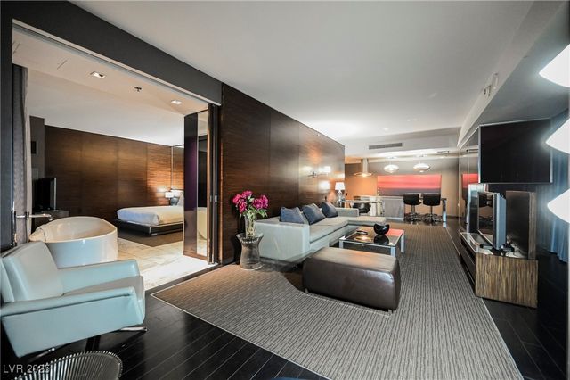 4381 FLAMINGO Road 2201, Las Vegas, NV 89103