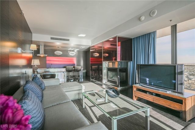 4381 FLAMINGO Road 2201, Las Vegas, NV 89103