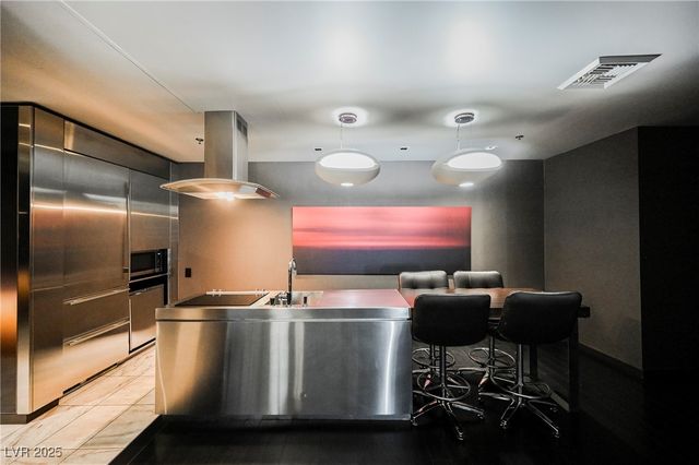 4381 FLAMINGO Road 2201, Las Vegas, NV 89103