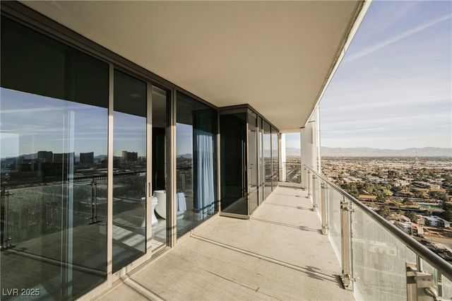 4381 FLAMINGO Road 2201, Las Vegas, NV 89103