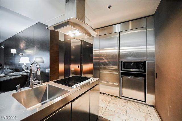 4381 FLAMINGO Road 2201, Las Vegas, NV 89103