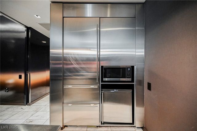 4381 FLAMINGO Road 2201, Las Vegas, NV 89103