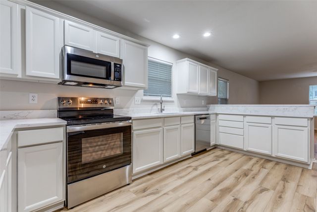 10449 Winding Passage Way, Fort Worth, TX 76131