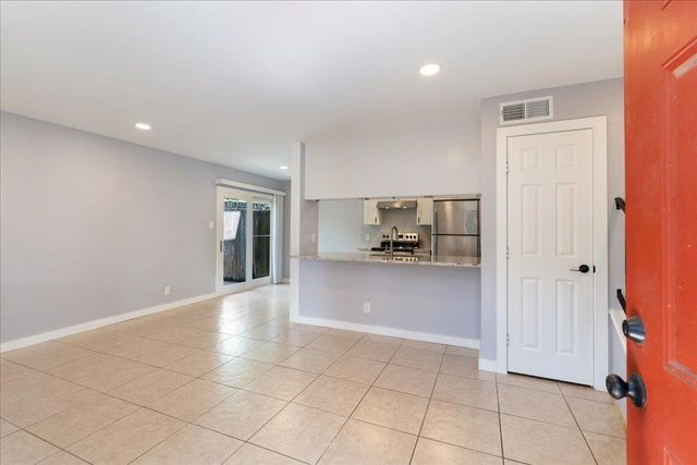 1703 Coronado Hills DR 102, Austin, TX 78752