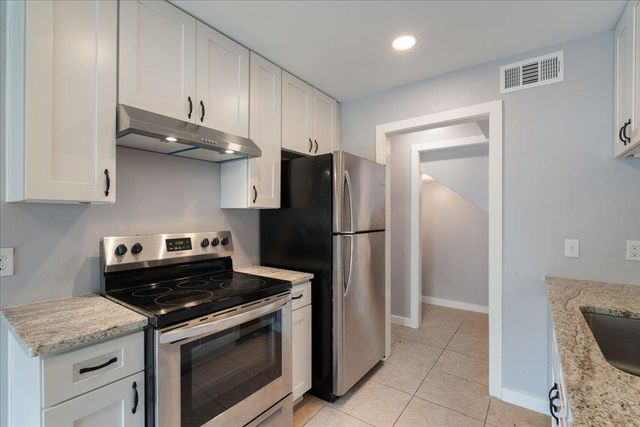 1703 Coronado Hills DR 102, Austin, TX 78752