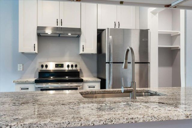 1703 Coronado Hills DR 102, Austin, TX 78752