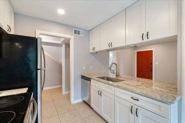 1703 Coronado Hills DR 102, Austin, TX 78752