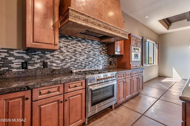 6020 W Potvin Lane, Tucson, AZ 85742