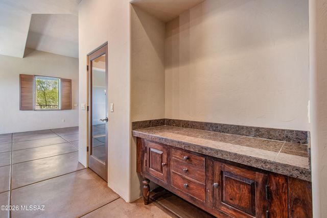 6020 W Potvin Lane, Tucson, AZ 85742