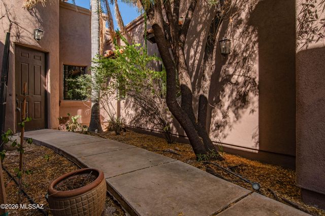 6020 W Potvin Lane, Tucson, AZ 85742