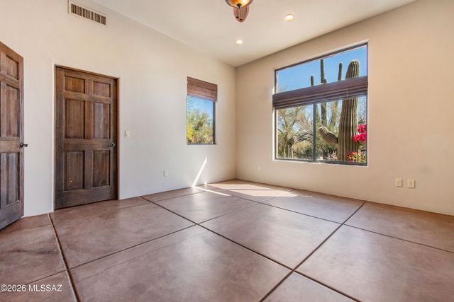 6020 W Potvin Lane, Tucson, AZ 85742