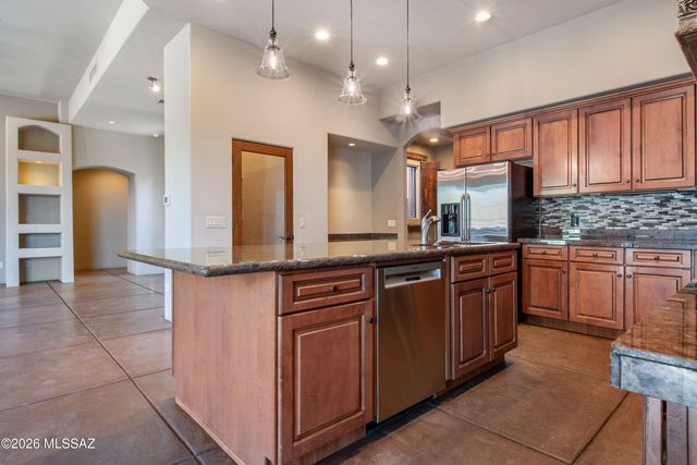 6020 W Potvin Lane, Tucson, AZ 85742