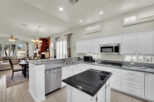 8012 Gothic Avenue, Las Vegas, NV 89117