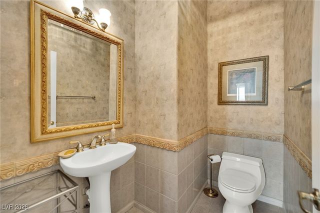 8012 Gothic Avenue, Las Vegas, NV 89117