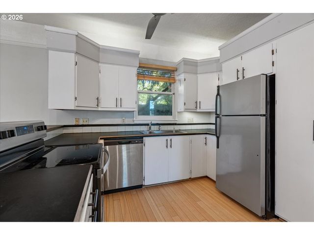 2606 Se PINE St, Portland, OR 97214