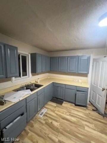 7117 Camden Avenue, Cleveland, OH 44102