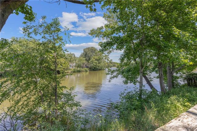 1024 Blairmore DR, Virginia Beach, VA 23454