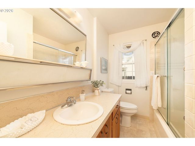 6015 N OBERLIN St, Portland, OR 97203