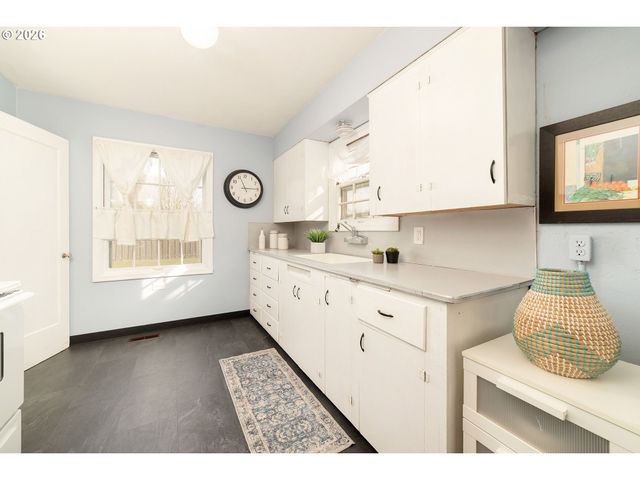 6015 N OBERLIN St, Portland, OR 97203