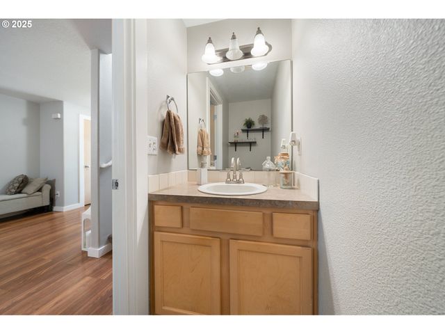 1138 W 30TH St, Vancouver, WA 98660