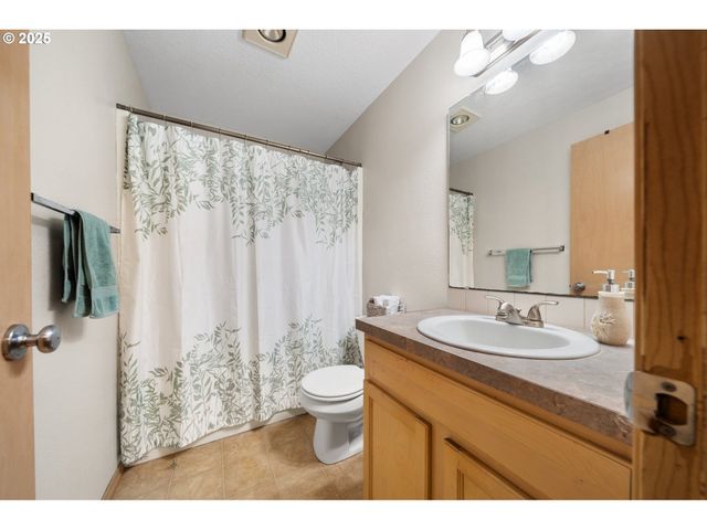 1138 W 30TH St, Vancouver, WA 98660