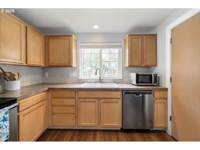 1138 W 30TH St, Vancouver, WA 98660