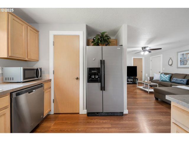 1138 W 30TH St, Vancouver, WA 98660