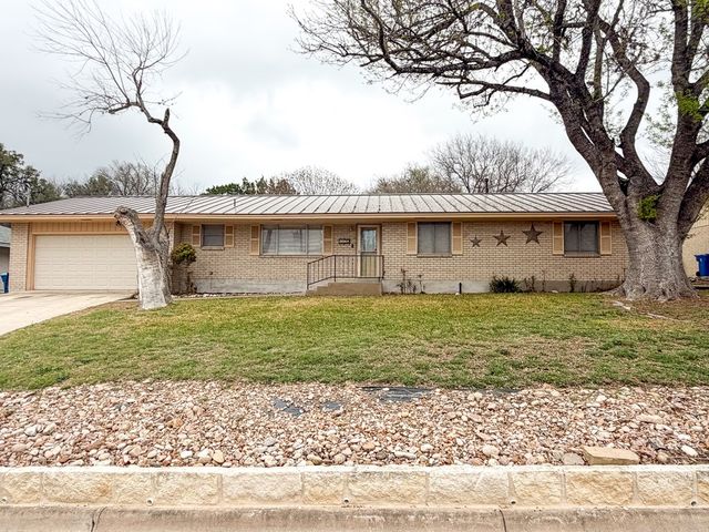 1120 Nancy Beth Dr, Kerrville, TX 78028