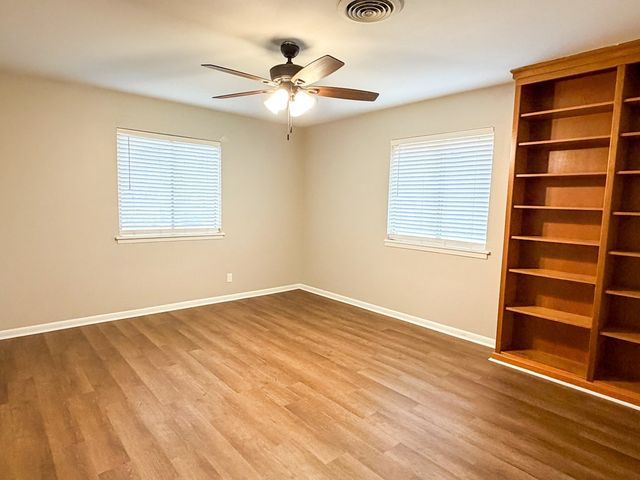 1120 Nancy Beth Dr, Kerrville, TX 78028