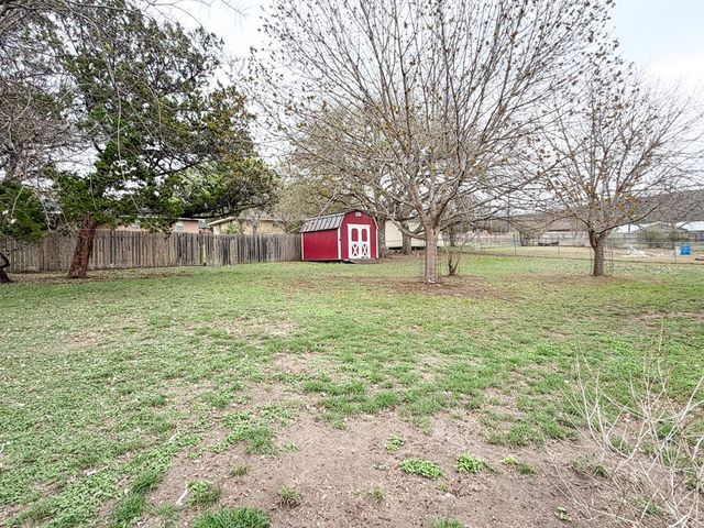 1120 Nancy Beth Dr, Kerrville, TX 78028